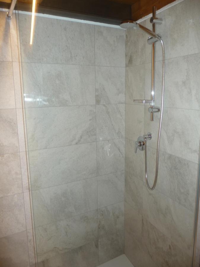 Beb Luca76 Bed and Breakfast Avise Εξωτερικό φωτογραφία