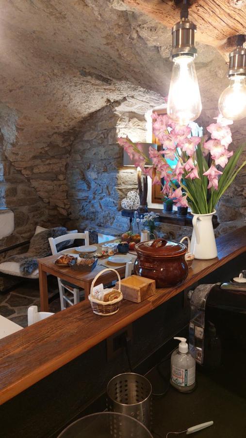 Beb Luca76 Bed and Breakfast Avise Εξωτερικό φωτογραφία